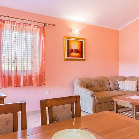 Apartment Orange