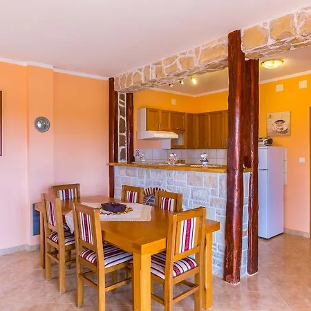 Apartment Orange